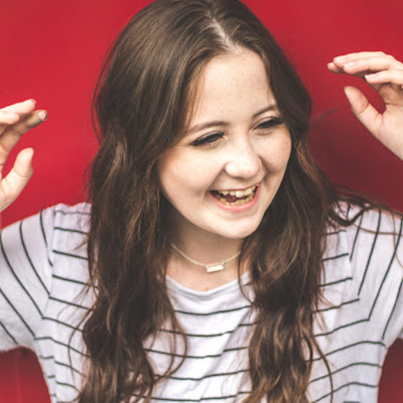 Meet your Posher, Leah - Picture 1 of 1